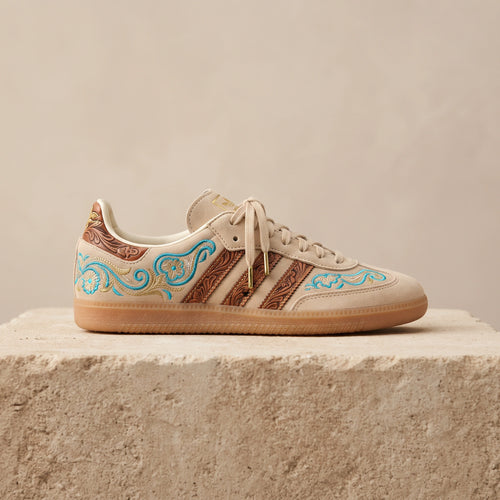 Custom Sneaker Desert Turquoise & Western Boot Stitch