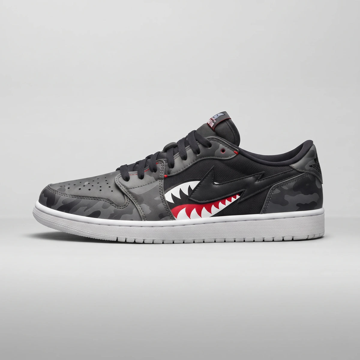 Custom Sneaker Savage Street Shark Jaw