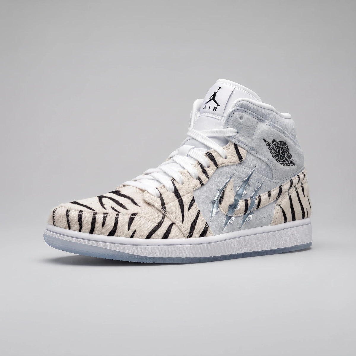 Custom Sneaker Snow White Tiger & Frost Claw Mids