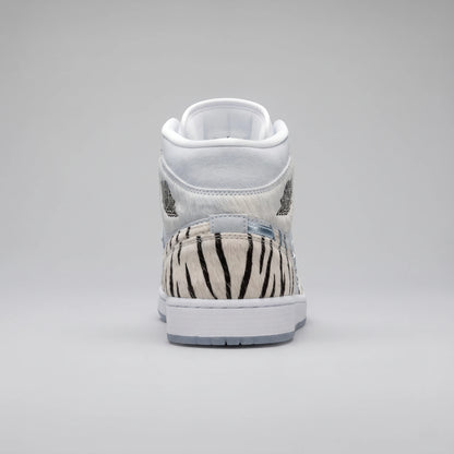 Custom Sneaker Snow White Tiger & Frost Claw Mids