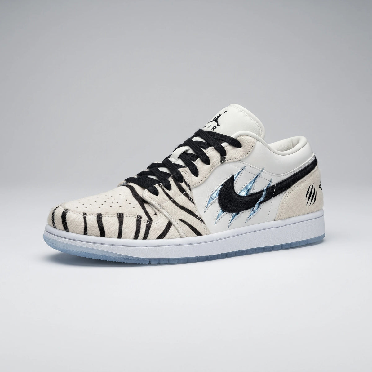 Custom Sneaker Snow White Tiger Savage Claw